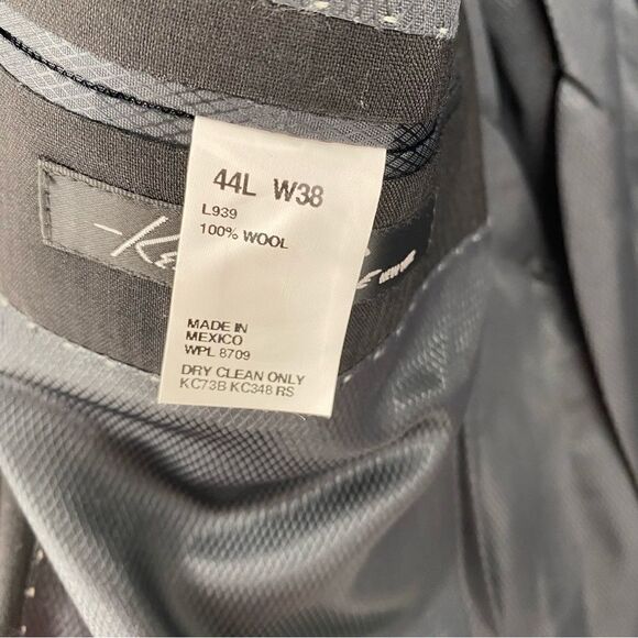 Kenneth Cole New York Men’s Black Pin Striped Wool Suit Jacket Blazer size 44L - Picture 3 of 4